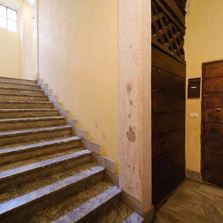 Golden House Buddyrent Apartment *