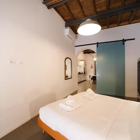 Golden House Buddyrent Apartment *