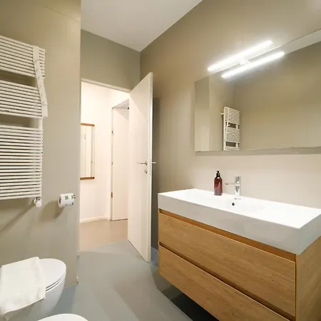 Golden House Buddyrent *