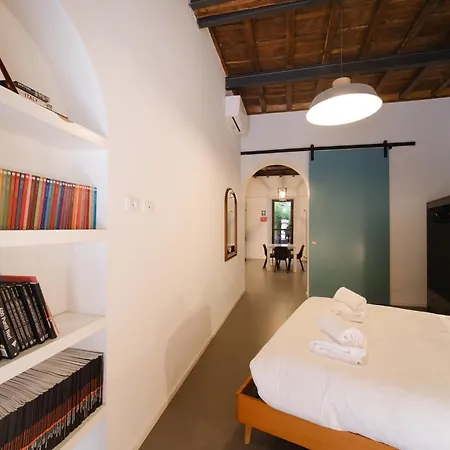 Golden House Buddyrent * Rom