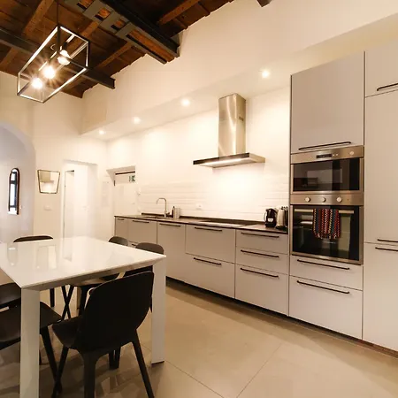 Apartment Golden House Buddyrent *