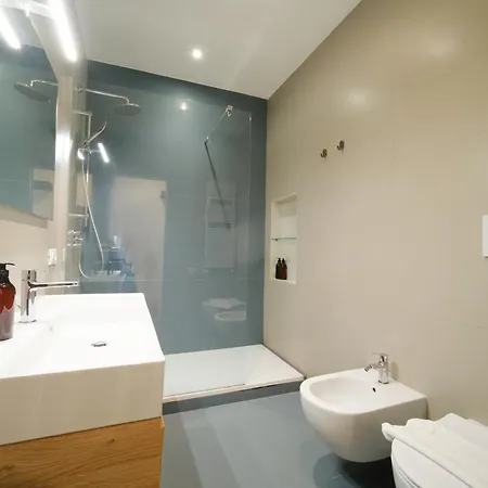 Golden House Buddyrent Apartment *