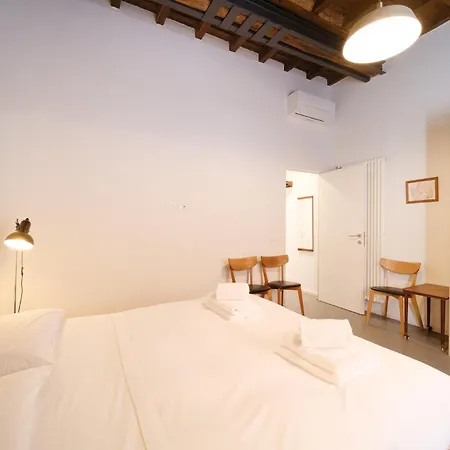 Apartment Golden House Buddyrent Rom